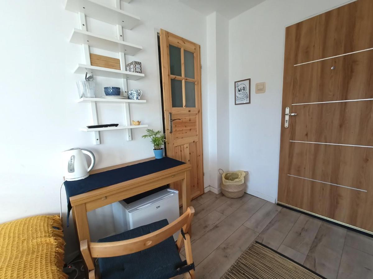 Lemuria Pokój z łazienką Szkolna Legnica Exterior foto